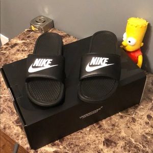 Nike slides Black